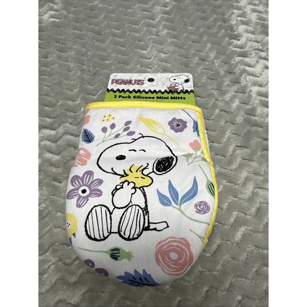 Peanuts Snoopy Woodstock 2 Pack Yellow Spring Easter Kitchen Oven Mini Mitts New
